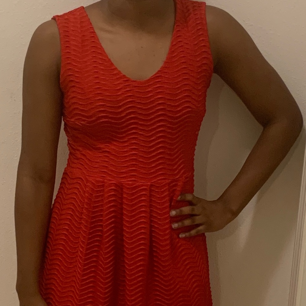 Red sleeveless short dress